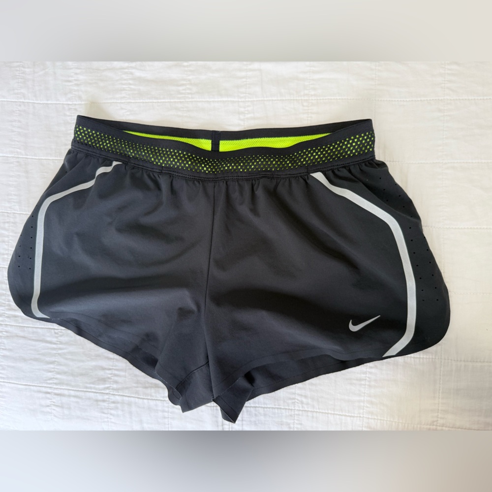 Nike og Aeroswift shorts